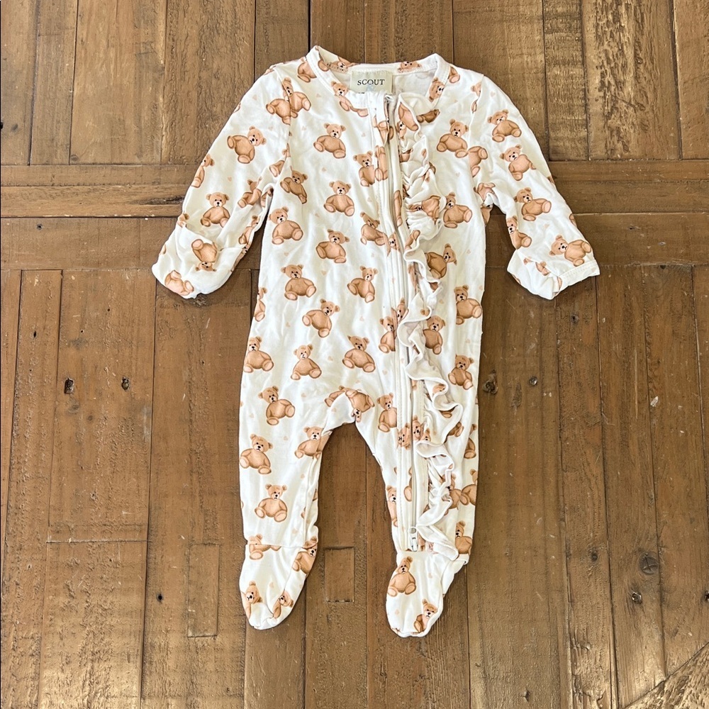 Scout & story bamboo teddy bear ruffle zip front pajamas 0-3 months
